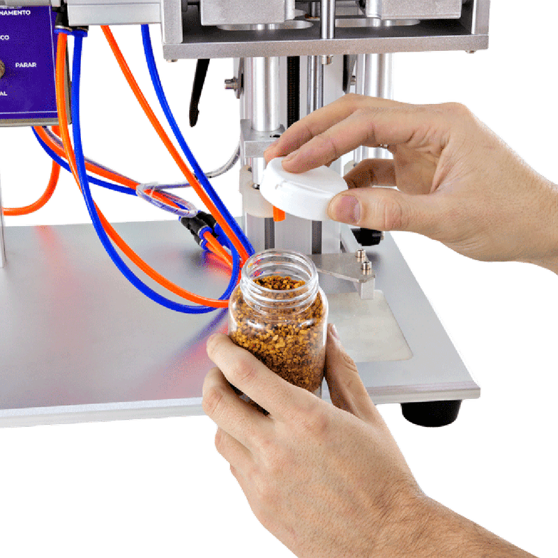 cetro-capping-bottle-machine-cscm-t-semiautomatic-table