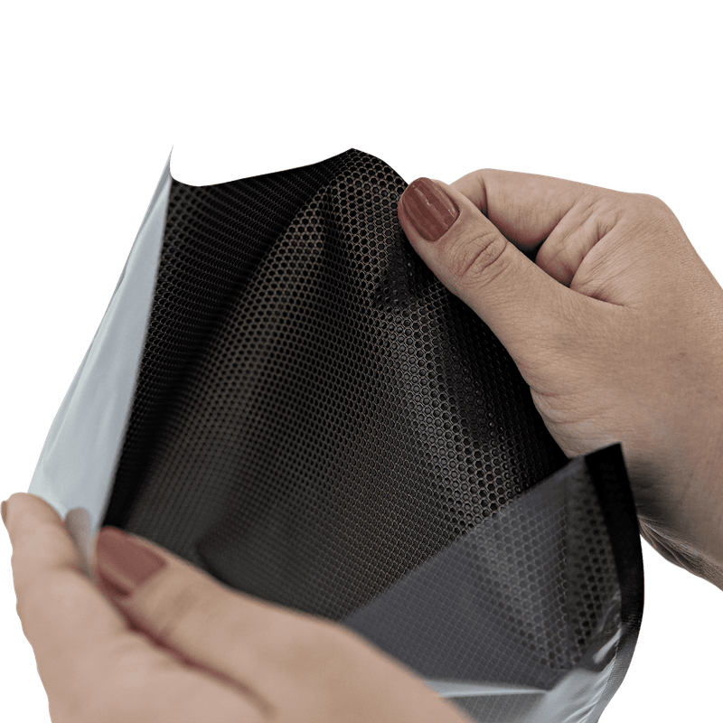 Embalagem-Gofrada-Preta-em-Sacos-Pre-Formados-de-15x20cm---Caixa-com-100-Unidades